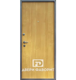 металлическая дверь для стандартного по размеру проема с ламинированной панелью