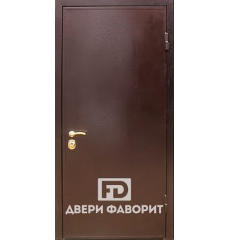 дверь из металла с антикоррозийным покрытием коричневого цвета, внутри ламинат