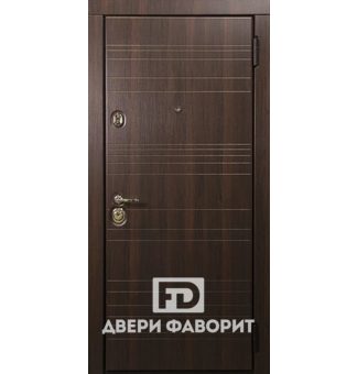 металлическая дверь с терморазрывом покрыта коричневым экошпоном