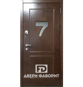 стальная дверь в коттедж с отделкой МДФ и фигурным стеклом