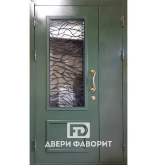 двустворчатая металлическая дверь в тамбур, со стеклом и ковкой