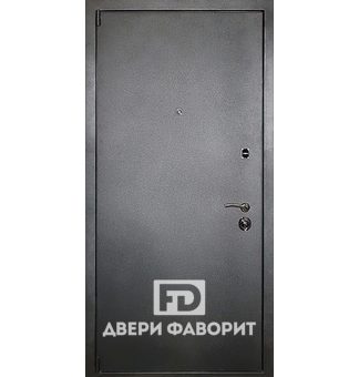 квартирная дверь с внешним антивандальным покрытием
