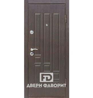 недорогая металлическая дверь с отделкой МДФ с двух сторон