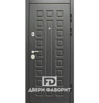 стальная дверь отделана мдф черного цвета