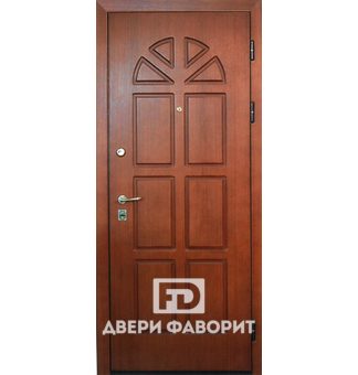 стальная дверь отделана мдф с фрезерным узором в виде арки