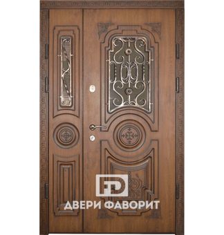 Парадная двустворчатая дверь со стеклом и ковкой