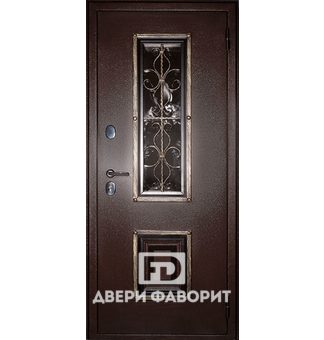 металлическая дверь в загородный дом снабжена стеклом и ковкой
