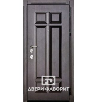 Дверь из металла для загородного дома
