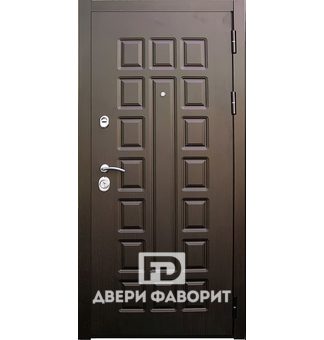Дверь железная в загородный дом